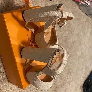 Pumps heels white beads